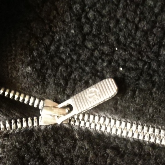 Black Lululemon Athletica Fuzzy Scuba Size 8 - Picture 2 of 5